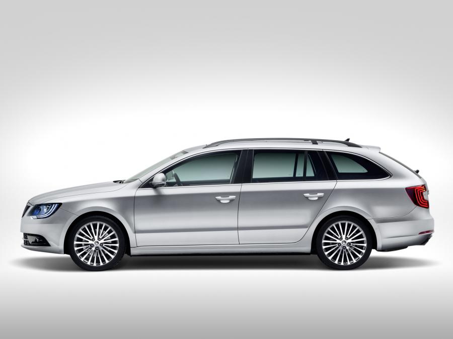  Skoda Superb Combi 2013 года  (фото 18 из 21)